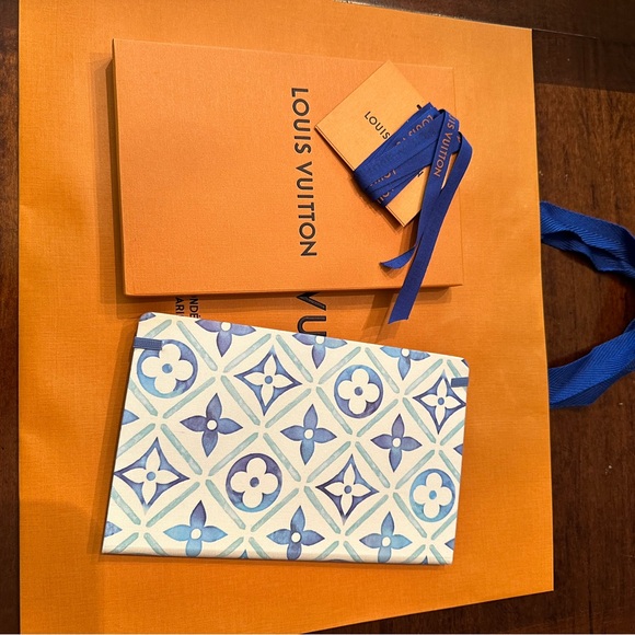 NWT Louis Vuitton limited edition By the Pool collection Jane notebook - Picture 9 of 16